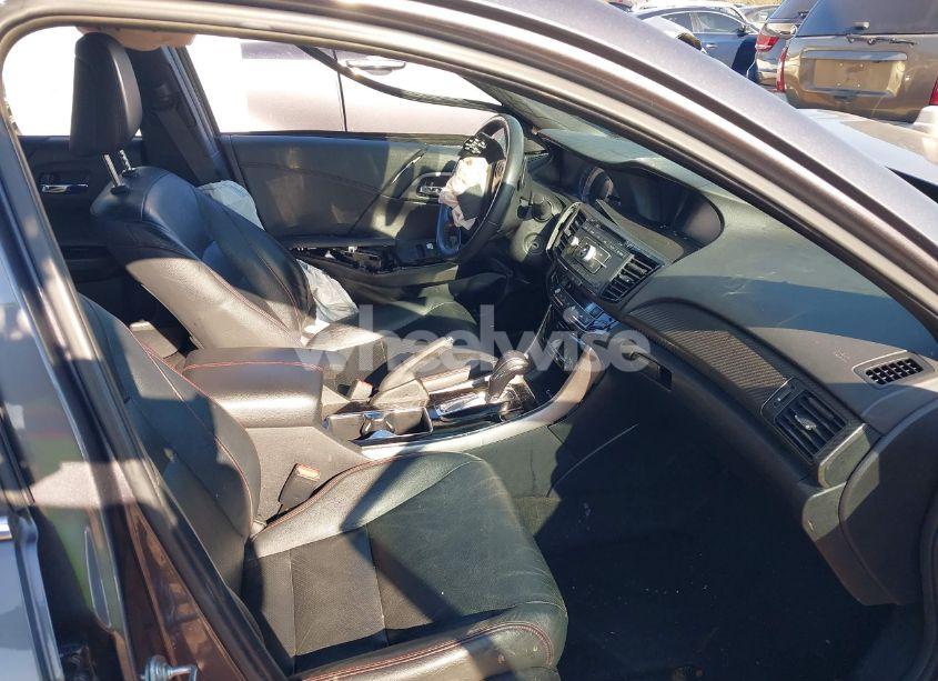 Photo 5 of 2017 Honda Accord SPORT SE (VIN 1HGCR2F18HA070156)