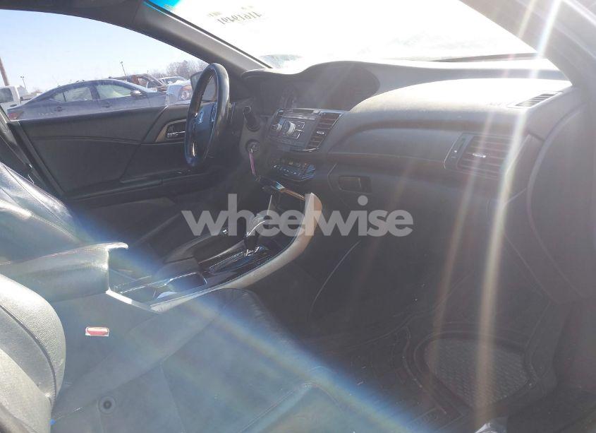 Photo 5 of 2017 Honda Accord SPORT SE (VIN 1HGCR2F18HA085188)