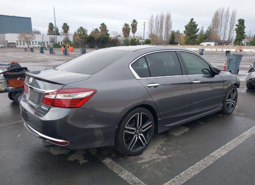 Photo 4 of 2017 Honda Accord SPORT SE (VIN 1HGCR2F18HA155742)