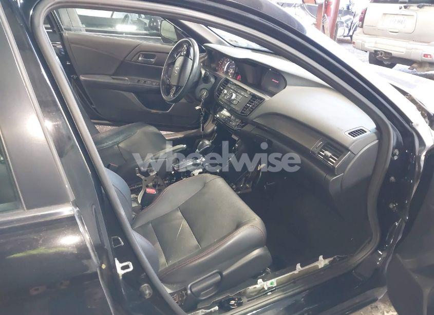 Photo 5 of 2017 Honda Accord SPORT SE (VIN 1HGCR2F19HA123026)