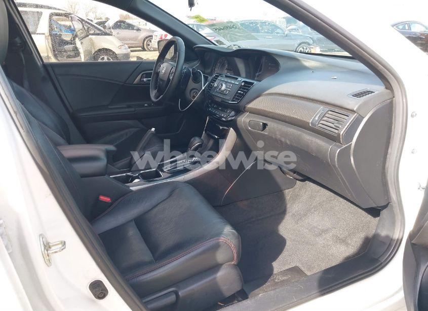 Photo 5 of 2017 Honda Accord SPORT SE (VIN 1HGCR2F19HA125603)