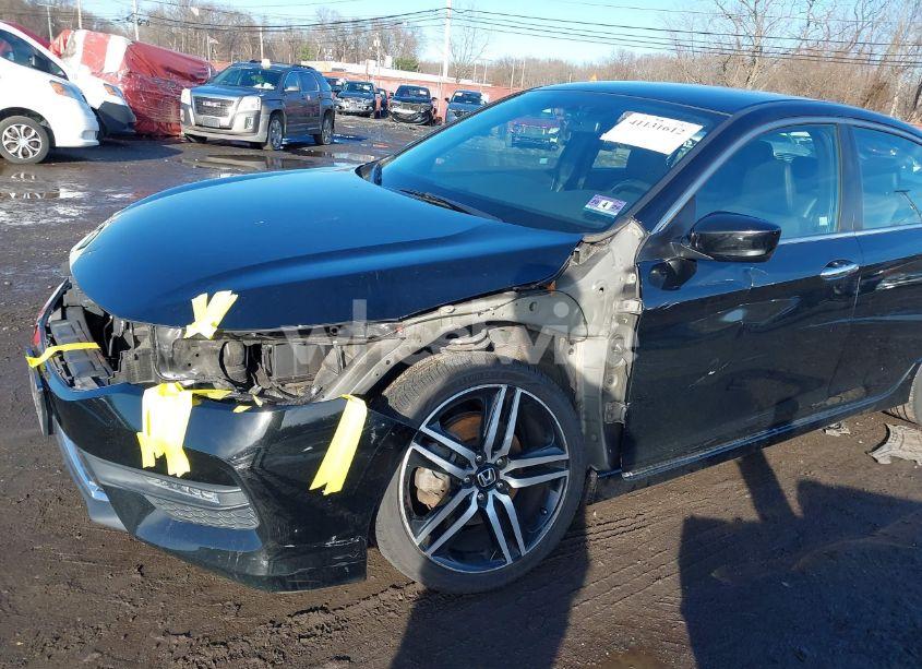 Photo 17 of 2017 Honda Accord SPORT SE (VIN 1HGCR2F19HA180407)