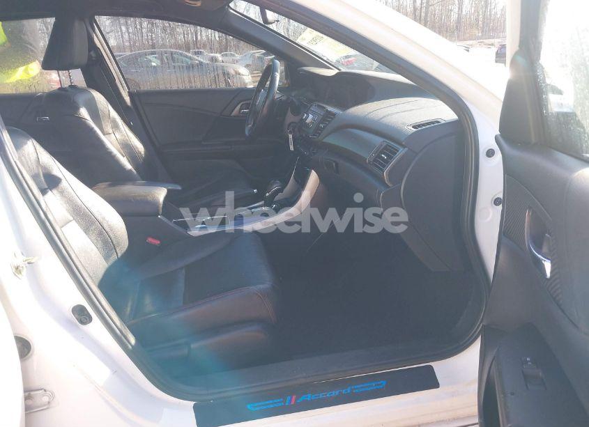 Photo 5 of 2017 Honda Accord SPORT SE (VIN 1HGCR2F1XHA006846)