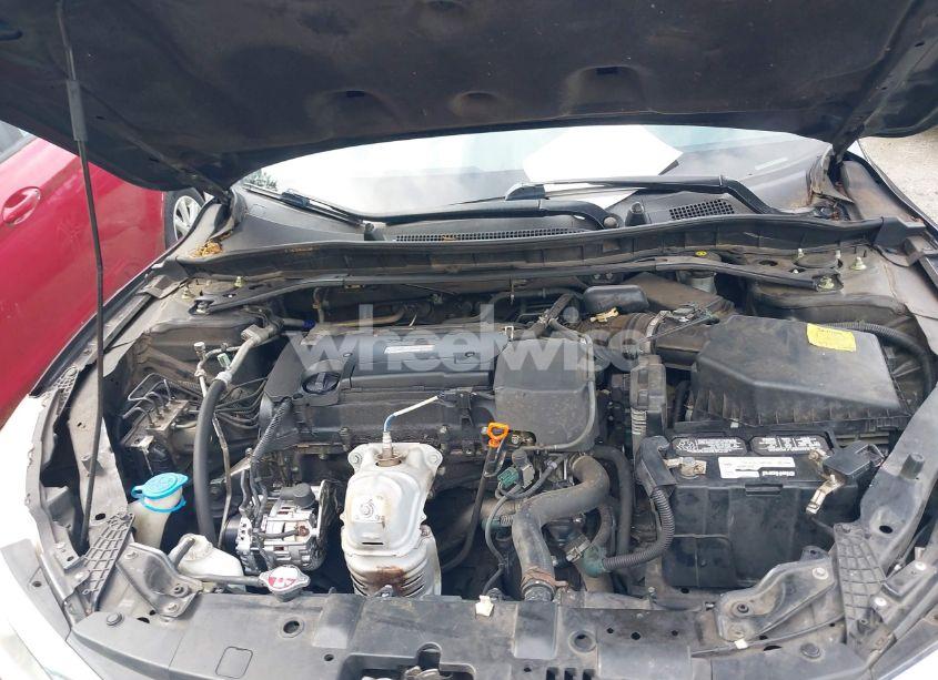 Photo 10 of 2017 Honda Accord SPORT SE (VIN 1HGCR2F1XHA027499)