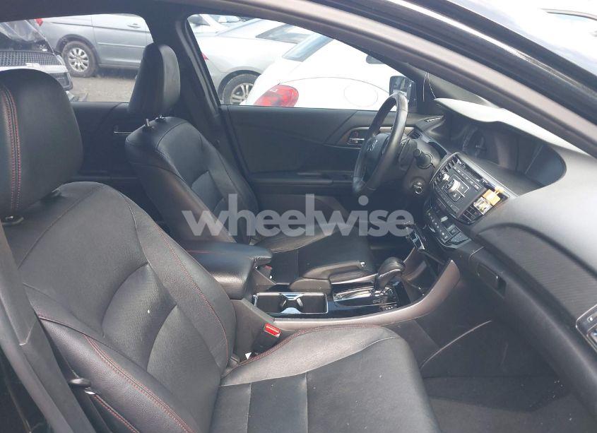 Photo 5 of 2017 Honda Accord SPORT SE (VIN 1HGCR2F1XHA027499)