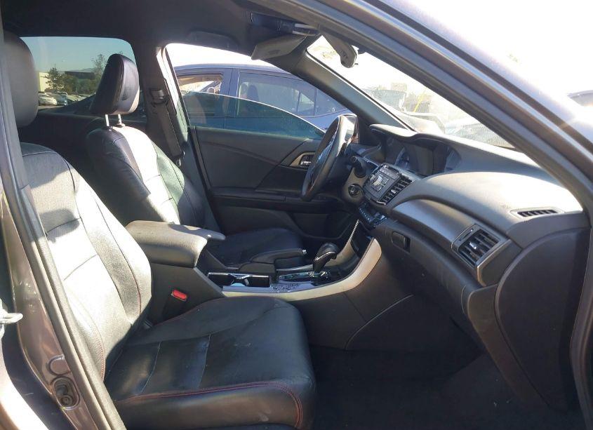 Photo 5 of 2017 Honda Accord SPORT SE (VIN 1HGCR2F1XHA033688)