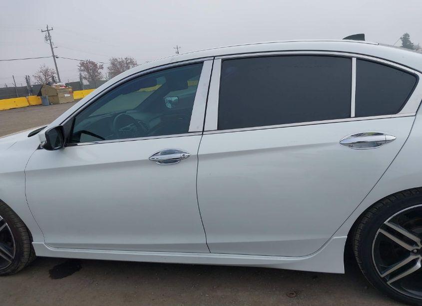 Photo 15 of 2017 Honda Accord SPORT SE (VIN 1HGCR2F1XHA076847)