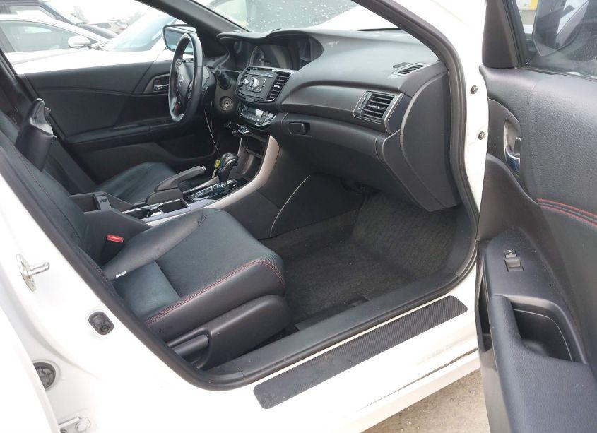 Photo 5 of 2017 Honda Accord SPORT SE (VIN 1HGCR2F1XHA076847)