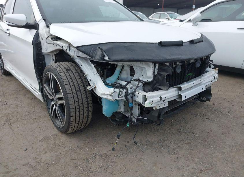 Photo 6 of 2017 Honda Accord SPORT SE (VIN 1HGCR2F1XHA076847)