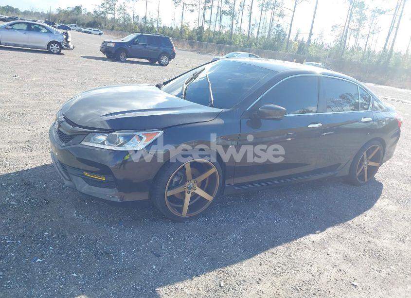 Photo 2 of 2017 Honda Accord SPORT SE (VIN 1HGCR2F1XHA145326)