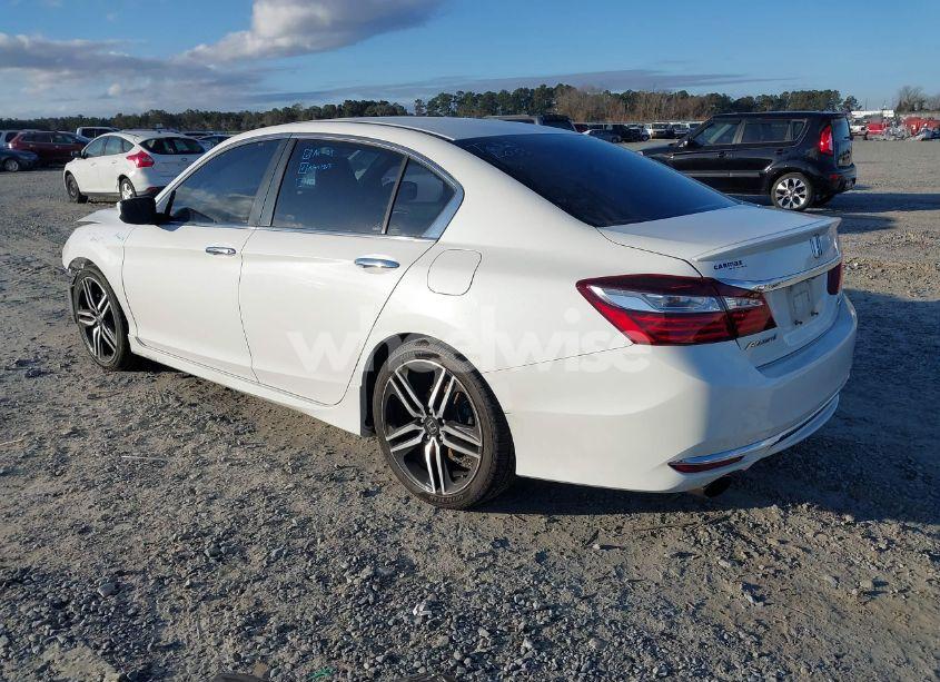 Photo 3 of 2017 Honda Accord SPORT SE (VIN 1HGCR2F1XHA300134)