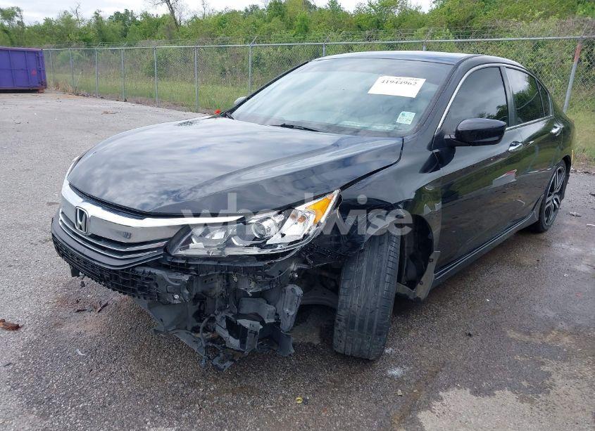 Photo 2 of 2017 Honda Accord SPORT SE (VIN 1HGCR2F1XHA303776)