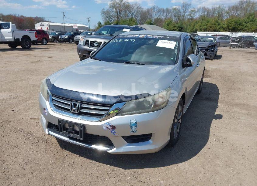 Photo 2 of 2013 Honda Accord LX (VIN 1HGCR2F30DA010304)