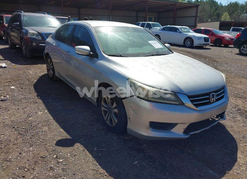 2013 Honda Accord LX (VIN 1HGCR2F30DA051113) main photo