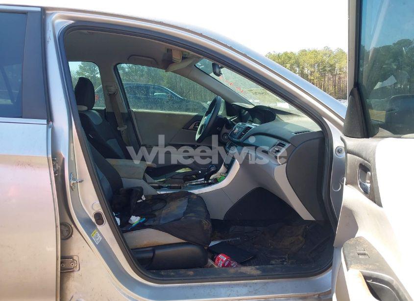 Photo 5 of 2013 Honda Accord LX (VIN 1HGCR2F30DA051113)