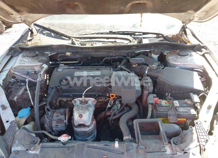 Photo 9 of 2013 Honda Accord LX (VIN 1HGCR2F30DA051113)
