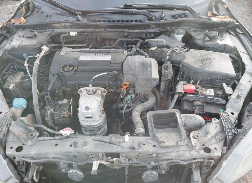 Photo 10 of 2013 Honda Accord LX (VIN 1HGCR2F30DA100245)