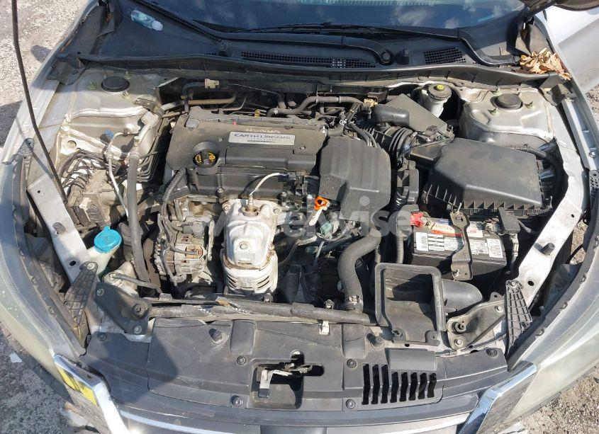 Photo 10 of 2013 Honda Accord LX (VIN 1HGCR2F30DA102805)
