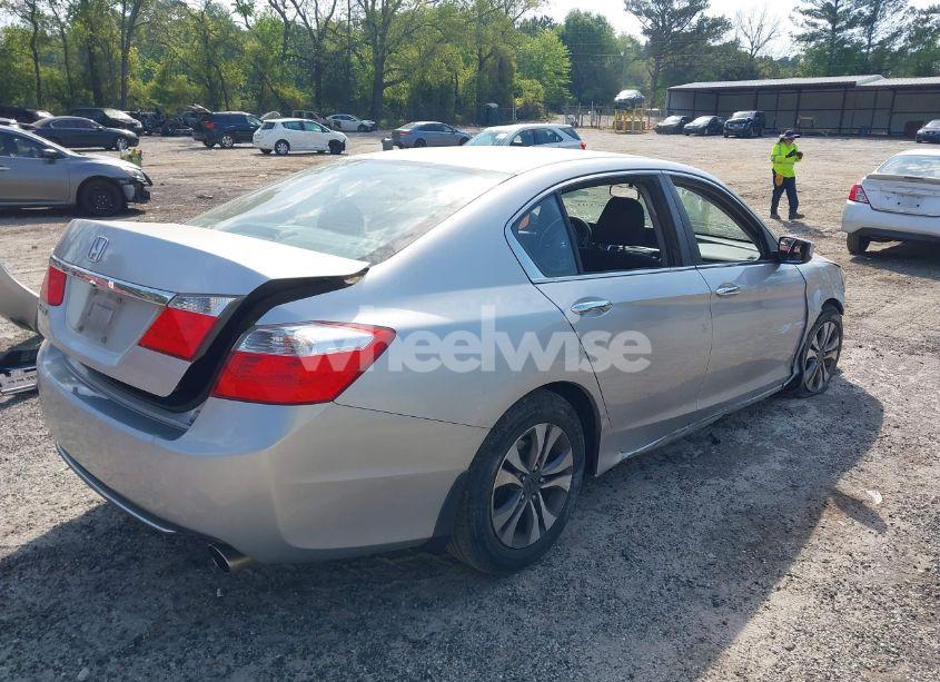 Photo 4 of 2013 Honda Accord LX (VIN 1HGCR2F30DA102805)