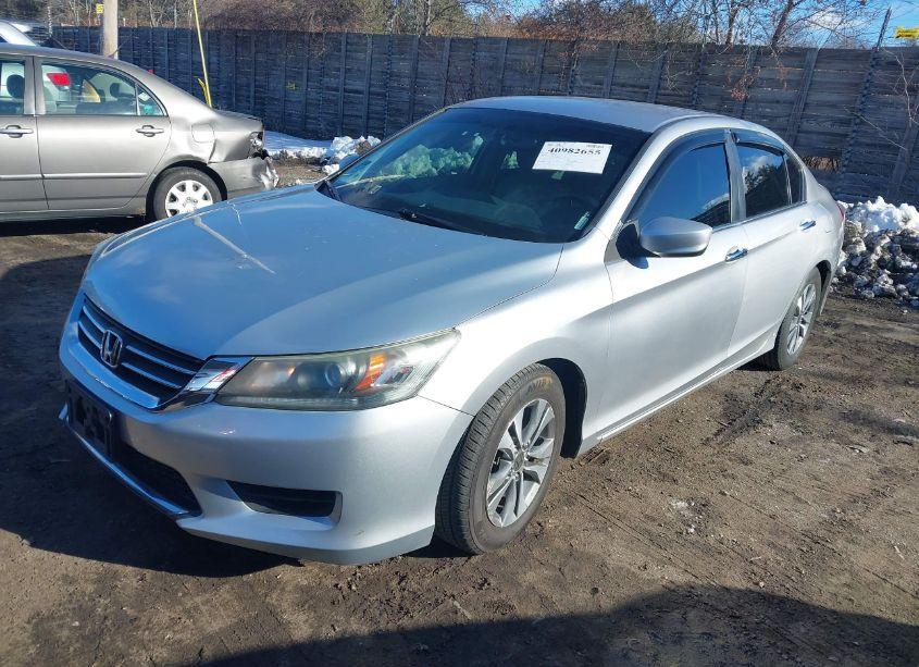 Photo 2 of 2013 Honda Accord LX (VIN 1HGCR2F30DA124786)