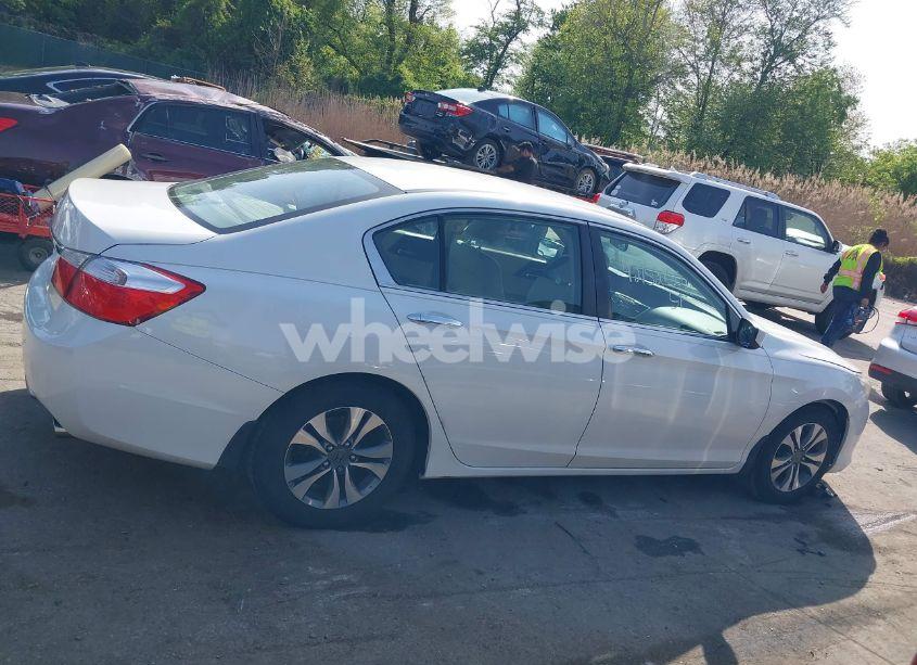 Photo 13 of 2013 Honda Accord LX (VIN 1HGCR2F30DA133200)