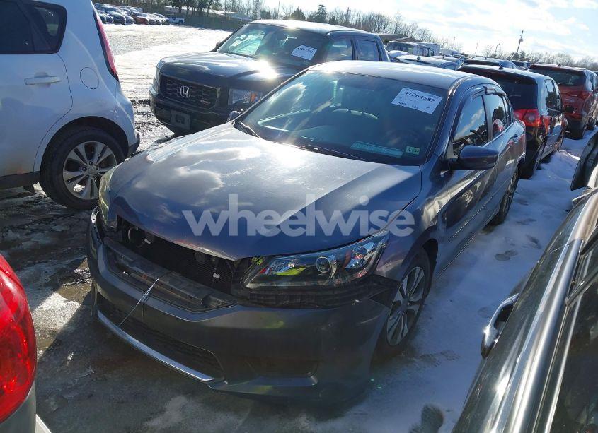 Photo 2 of 2013 Honda Accord LX (VIN 1HGCR2F30DA158548)