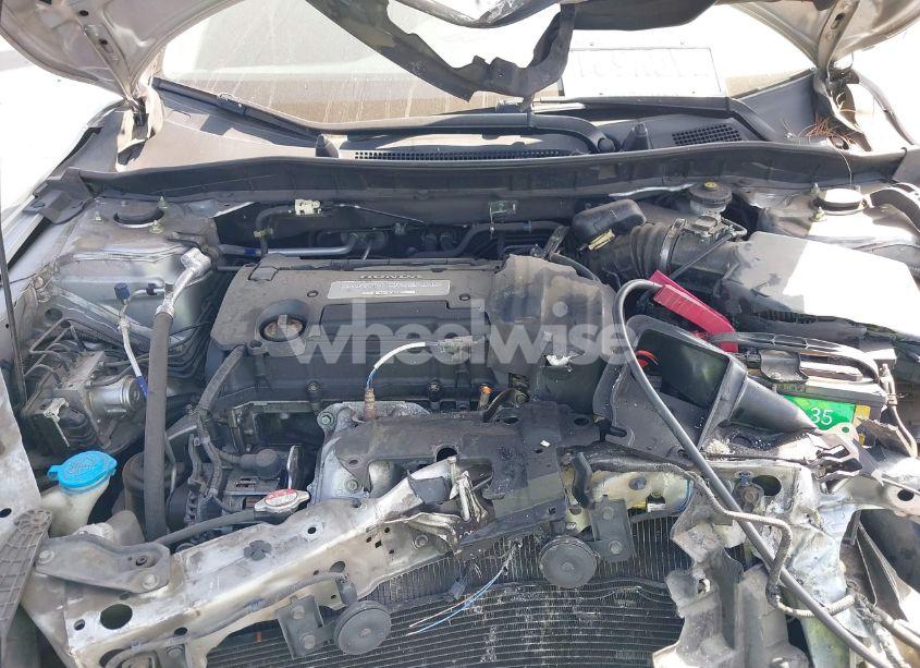 Photo 10 of 2013 Honda Accord LX (VIN 1HGCR2F30DA191338)