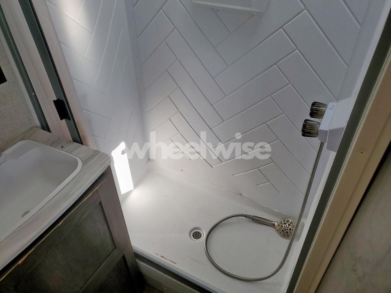 Photo 8 of 2021 WILD TRV TRL - camper N/A (VIN 1HGCR2F30EA032210)