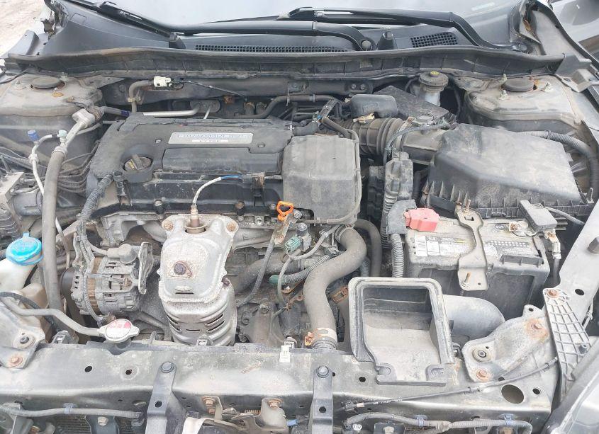 Photo 10 of 2015 Honda Accord LX (VIN 1HGCR2F30FA002545)