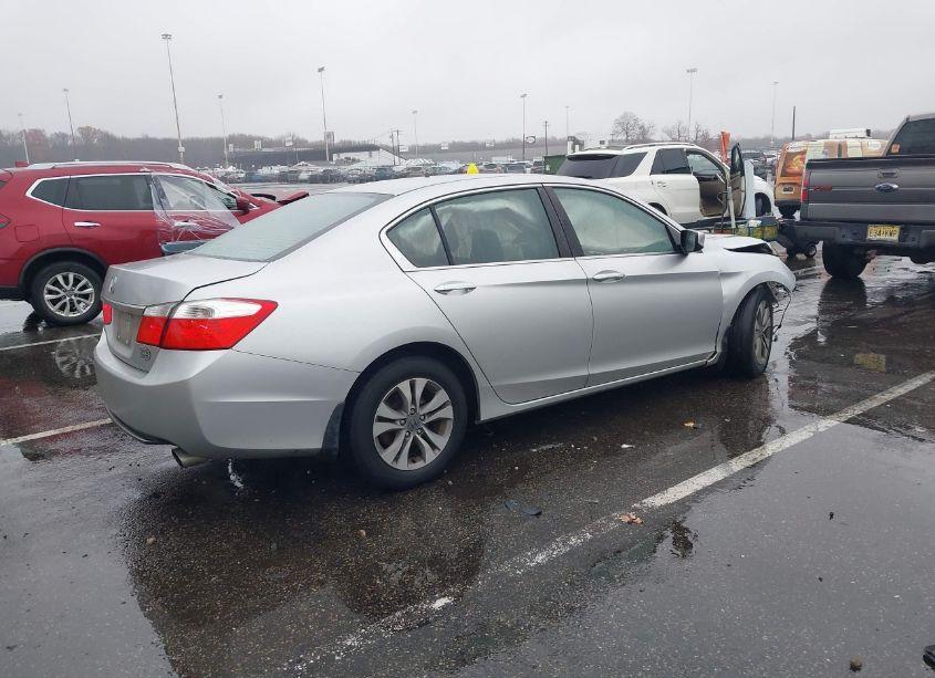 Photo 4 of 2015 Honda Accord LX (VIN 1HGCR2F30FA059277)