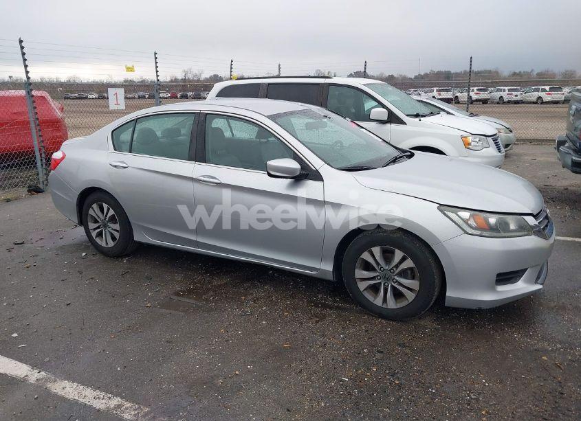 Photo 13 of 2015 Honda Accord LX (VIN 1HGCR2F30FA103472)