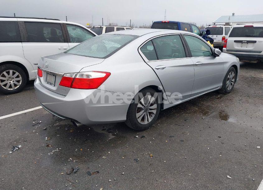 Photo 4 of 2015 Honda Accord LX (VIN 1HGCR2F30FA103472)