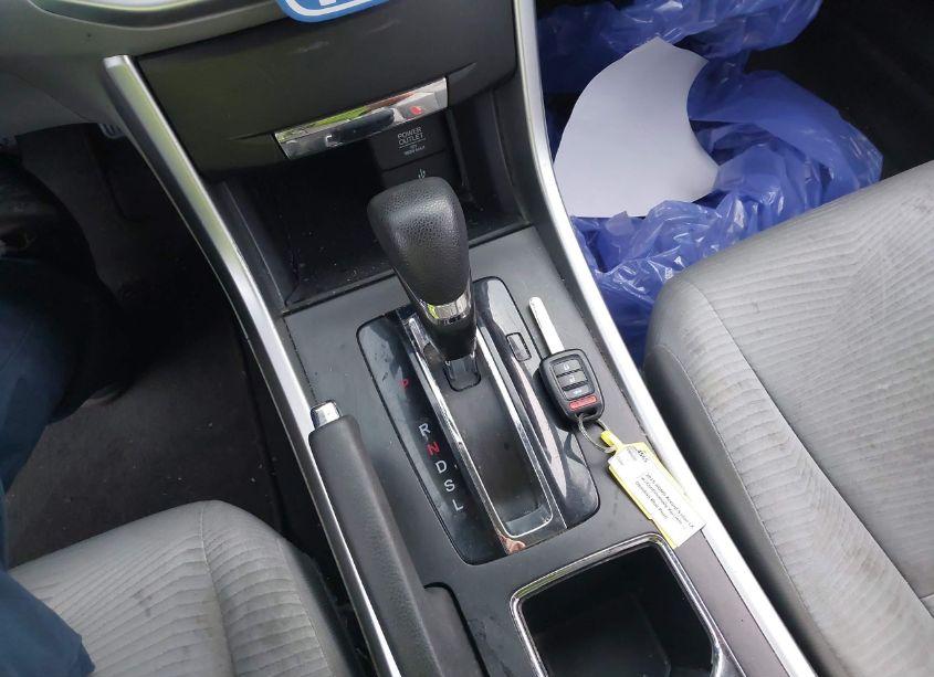 Photo 11 of 2015 Honda Accord LX (VIN 1HGCR2F30FA113192)