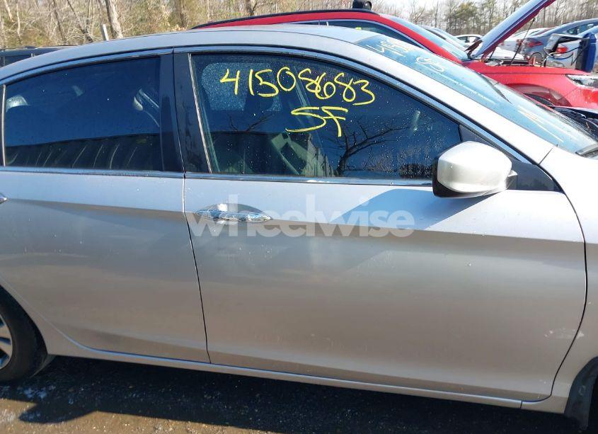 Photo 14 of 2015 Honda Accord LX (VIN 1HGCR2F30FA138416)