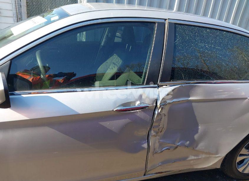 Photo 15 of 2015 Honda Accord LX (VIN 1HGCR2F30FA138416)