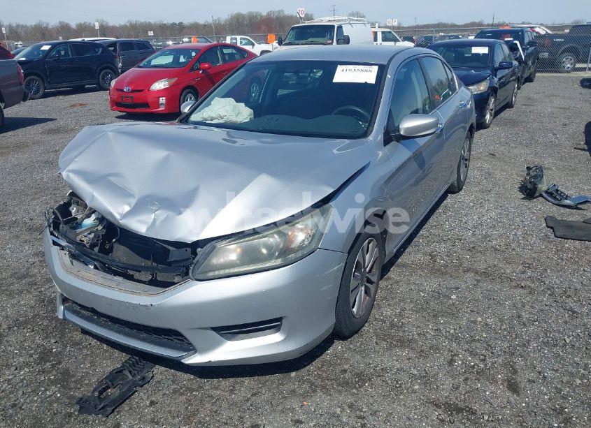 Photo 2 of 2015 Honda Accord LX (VIN 1HGCR2F30FA152350)