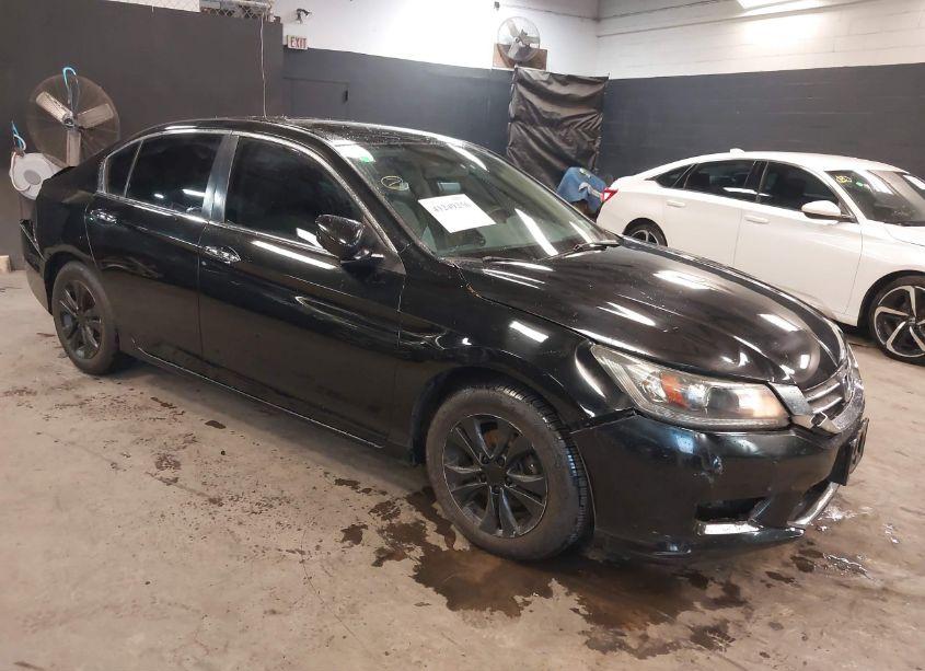 2015 Honda Accord LX (VIN 1HGCR2F30FA214877) main photo