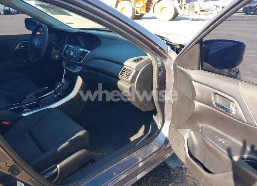 Photo 5 of 2015 Honda Accord LX (VIN 1HGCR2F30FA258426)