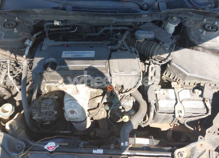 Photo 10 of 2016 Honda Accord LX (VIN 1HGCR2F30GA010808)