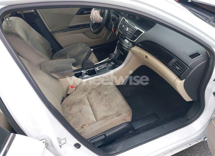 Photo 5 of 2016 Honda Accord LX (VIN 1HGCR2F30GA041895)