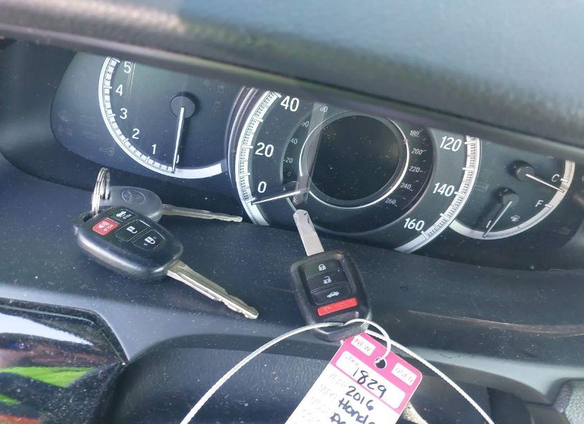 Photo 11 of 2016 Honda Accord LX (VIN 1HGCR2F30GA073567)