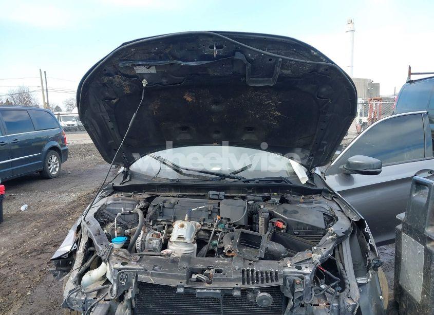 Photo 10 of 2016 Honda Accord LX (VIN 1HGCR2F30GA109273)