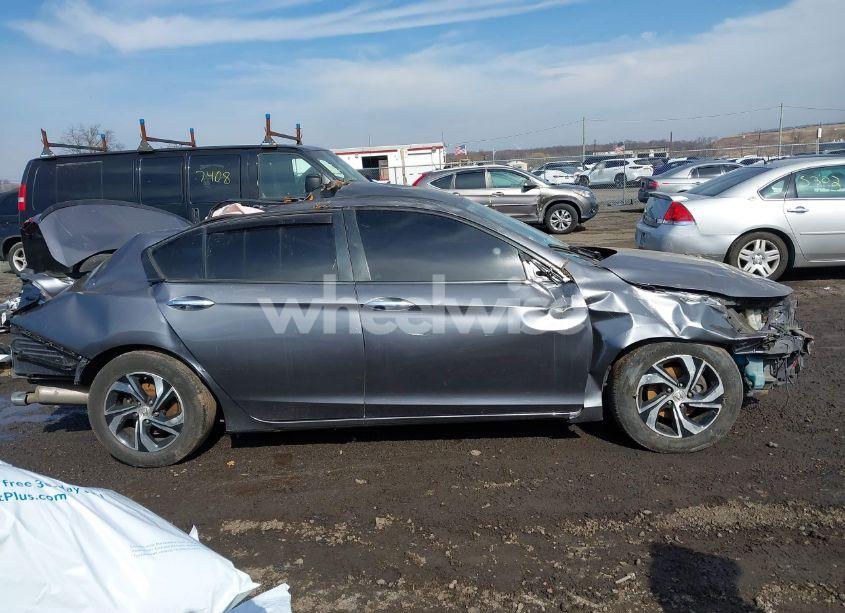 Photo 12 of 2016 Honda Accord LX (VIN 1HGCR2F30GA109273)