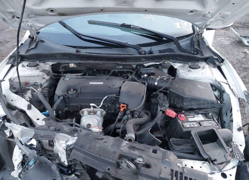 Photo 10 of 2016 Honda Accord LX (VIN 1HGCR2F30GA150597)