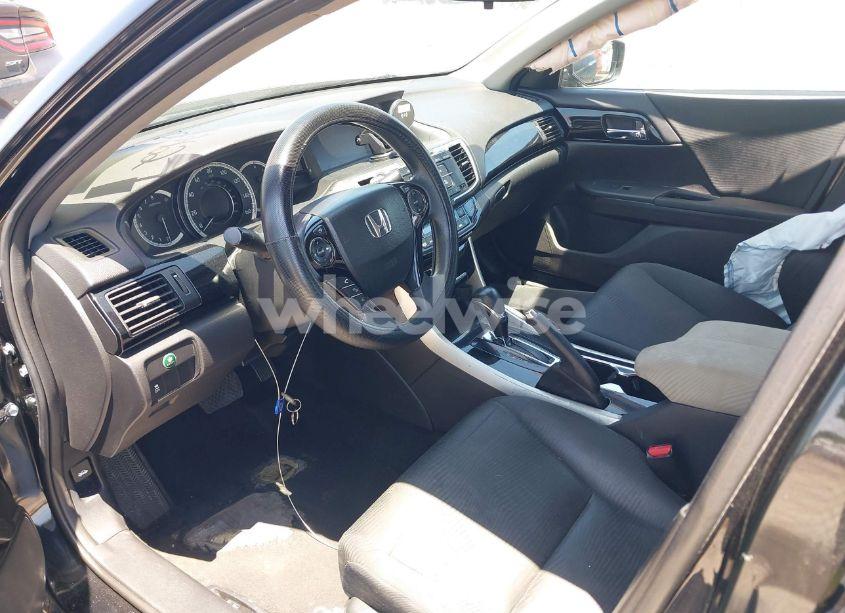 Photo 5 of 2016 Honda Accord LX (VIN 1HGCR2F30GA184359)