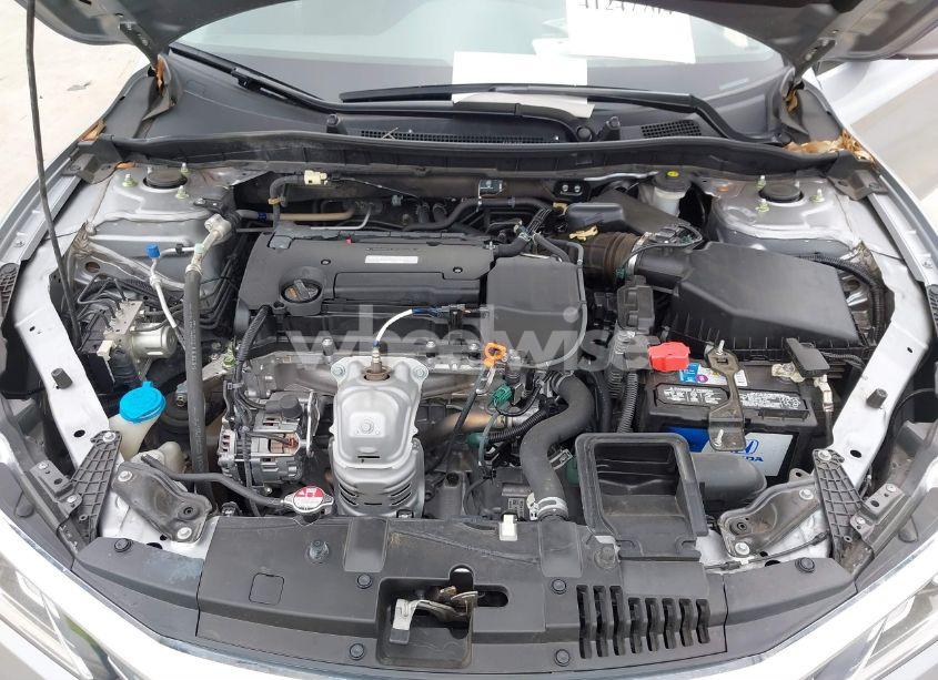 Photo 10 of 2017 Honda Accord LX (VIN 1HGCR2F30HA015573)