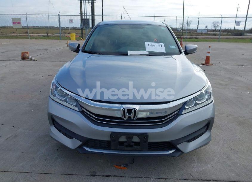 Photo 12 of 2017 Honda Accord LX (VIN 1HGCR2F30HA015573)
