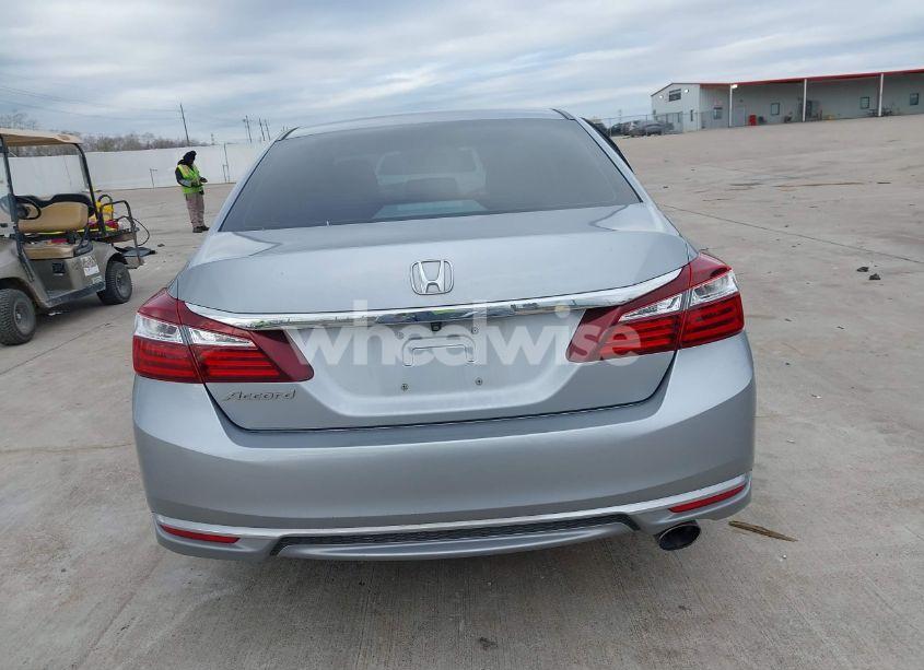 Photo 16 of 2017 Honda Accord LX (VIN 1HGCR2F30HA015573)