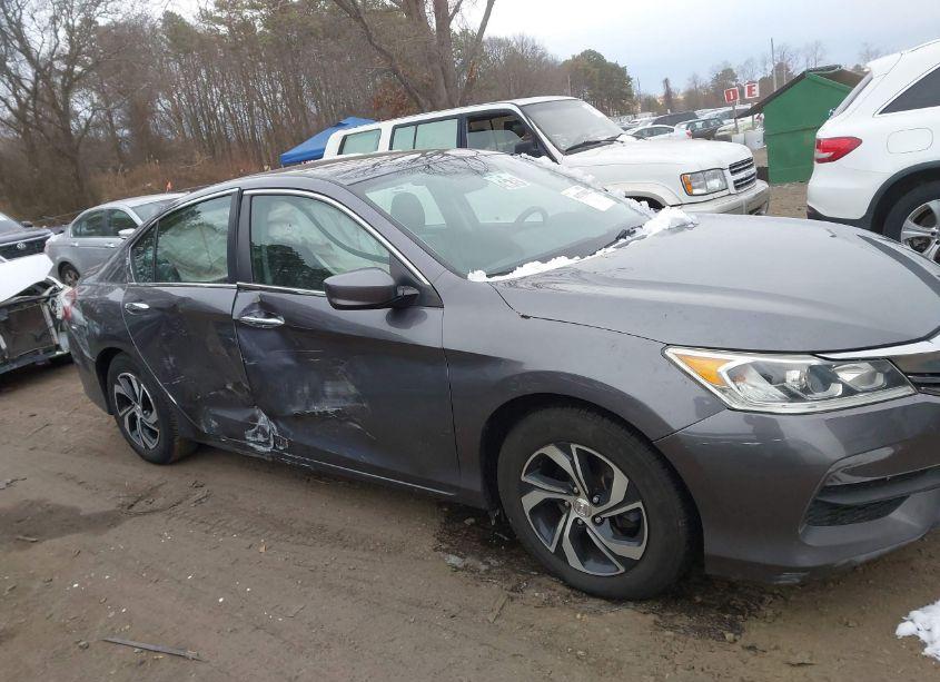 Photo 13 of 2017 Honda Accord LX (VIN 1HGCR2F30HA023575)