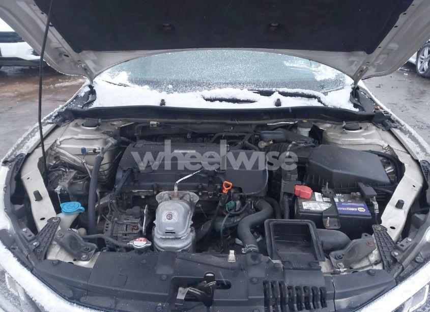 Photo 10 of 2017 Honda Accord LX (VIN 1HGCR2F30HA075739)